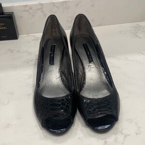 Snake skin black 7.5 half open toe heal